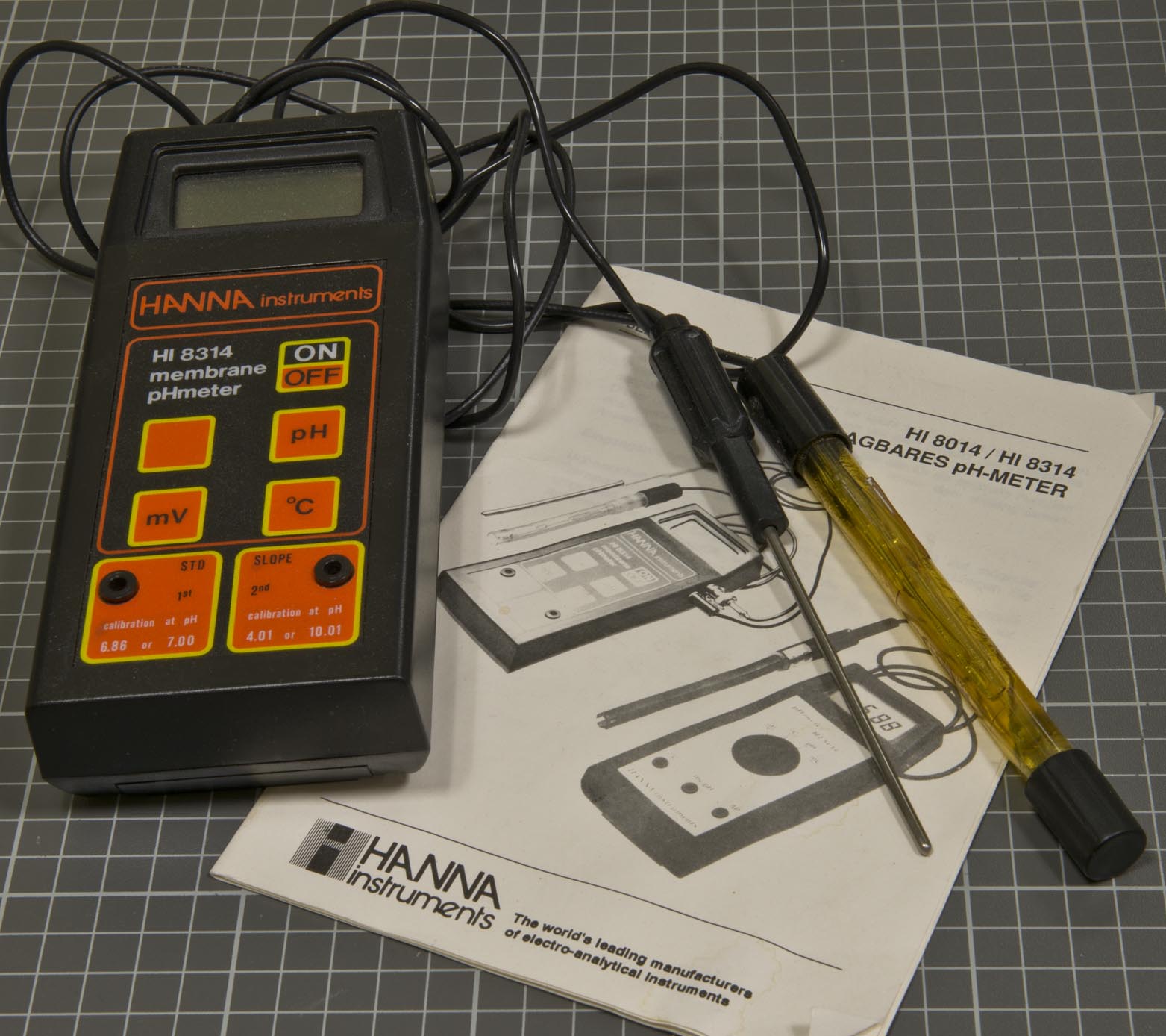 pH meter suitable for turbid and suspended-solid samples