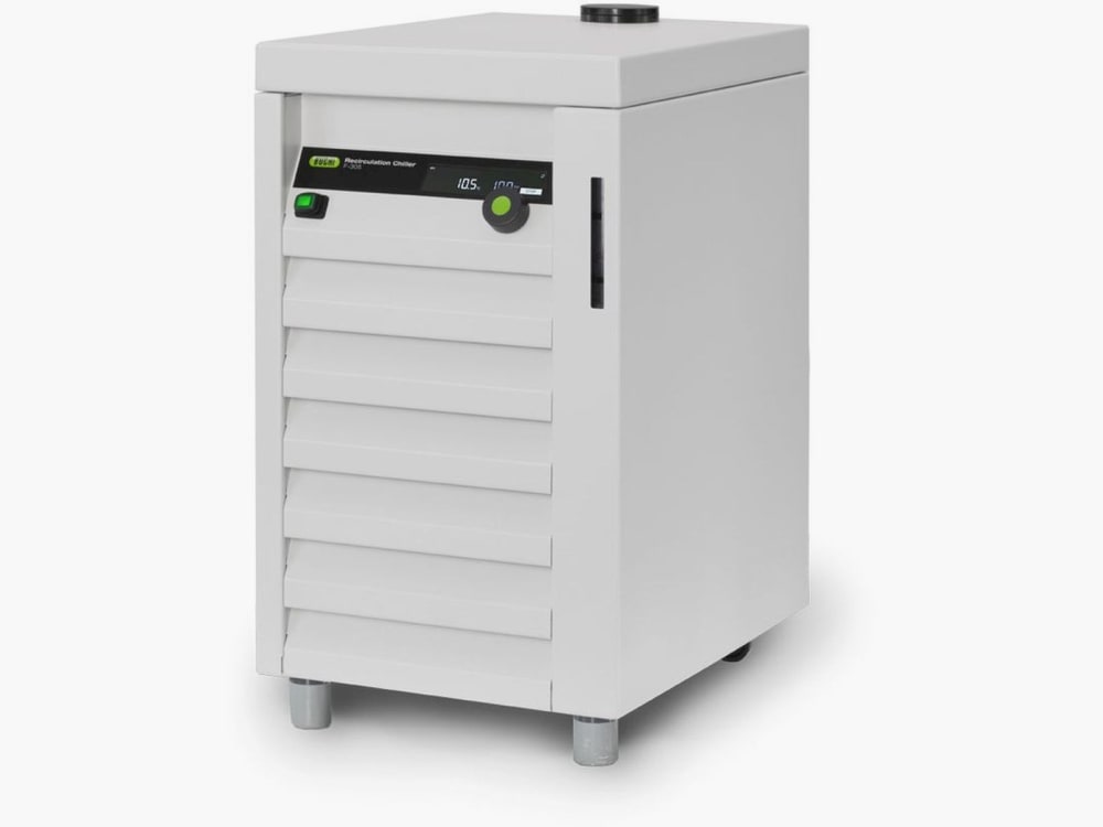Laboratory recirculating chiller used with a rotary evaporator